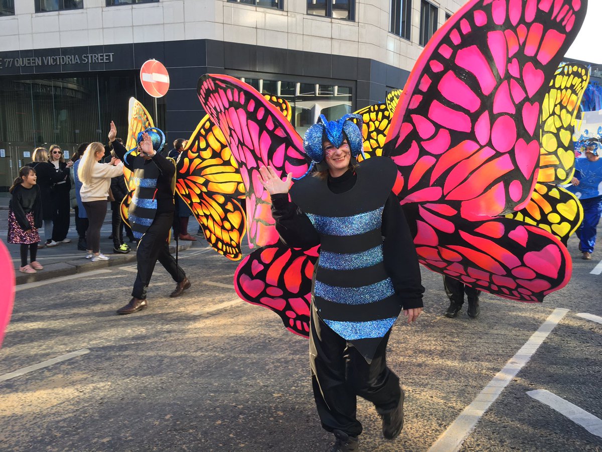 CLSC2's tweet photo. Still dancing on the return route (but ready to take our shoes off now). What a wonderful #LordMayorsShow Day. https://t.co/gFyV2mZ0NX