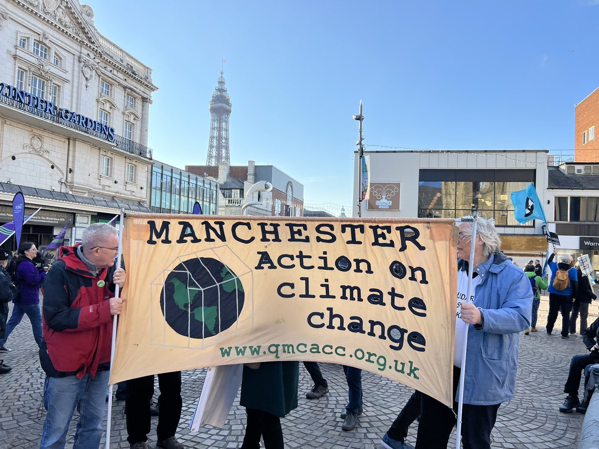 Great to see <a href="/LiverpoolFoE/">Liverpool FoE</a> and <a href="/foemcr/">Friends of the Earth Manchester</a> in Blackpool today on #COP27 march calling for Climate Justice Now! 

🌍 No new coal in Cumbria or anywhere 
🌎 Polluters pay for Loss and Damage
🌏 Climate Action now!

#ClimateJusticeNow #FreeAlaa #DemandAction