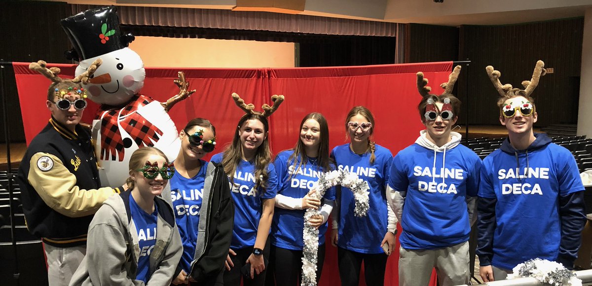 The Saline Craft Show is here! 👀 for a DECA member if you need help finding a crafter or if you want a quick 📷 taken to document this event! <a href="/SalineSchools/">SalineSchools</a> <a href="/SalineHS/">Saline High School</a> @SWWCExecDir <a href="/HoeftShows/">Saline Craft Shows</a>