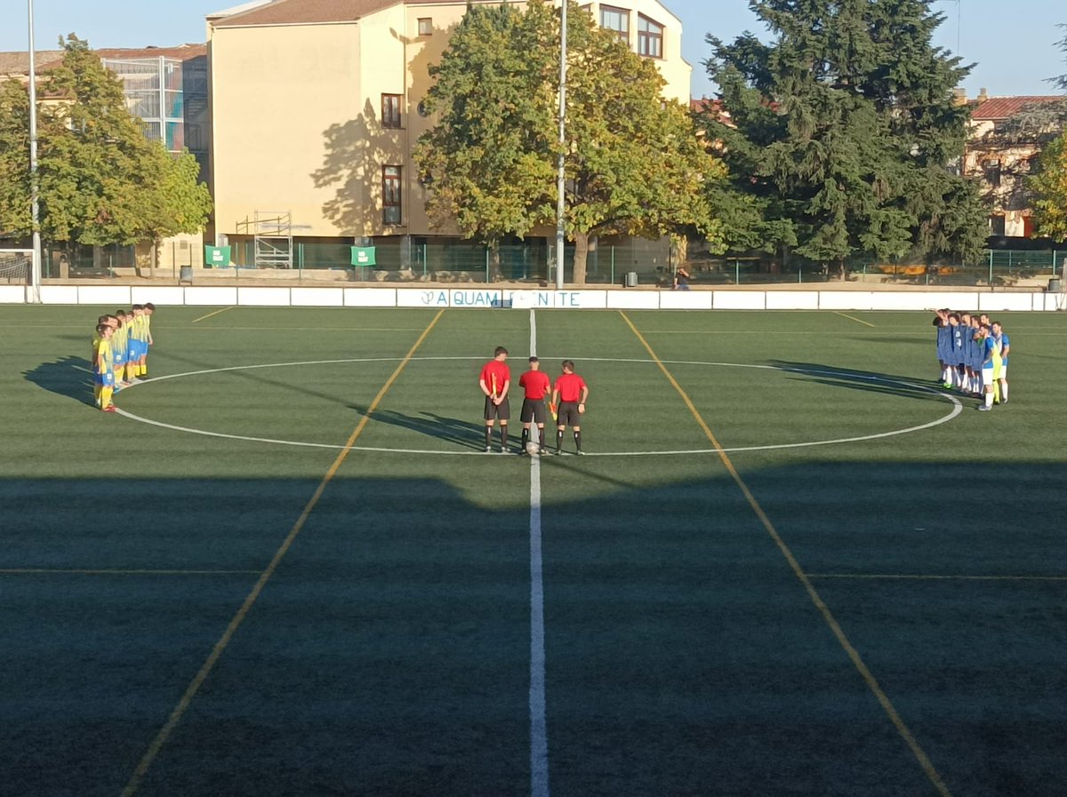 Continuem la tarda de #futbolcat desde el Municipal de Santa Coloma de Farners partit de #2cat1 el <a href="/futbolfarners/">C.E. Farners</a> rep la visita del <a href="/cefgironessabat/">CEF Gironès-Sàbat</a> #treballitreball