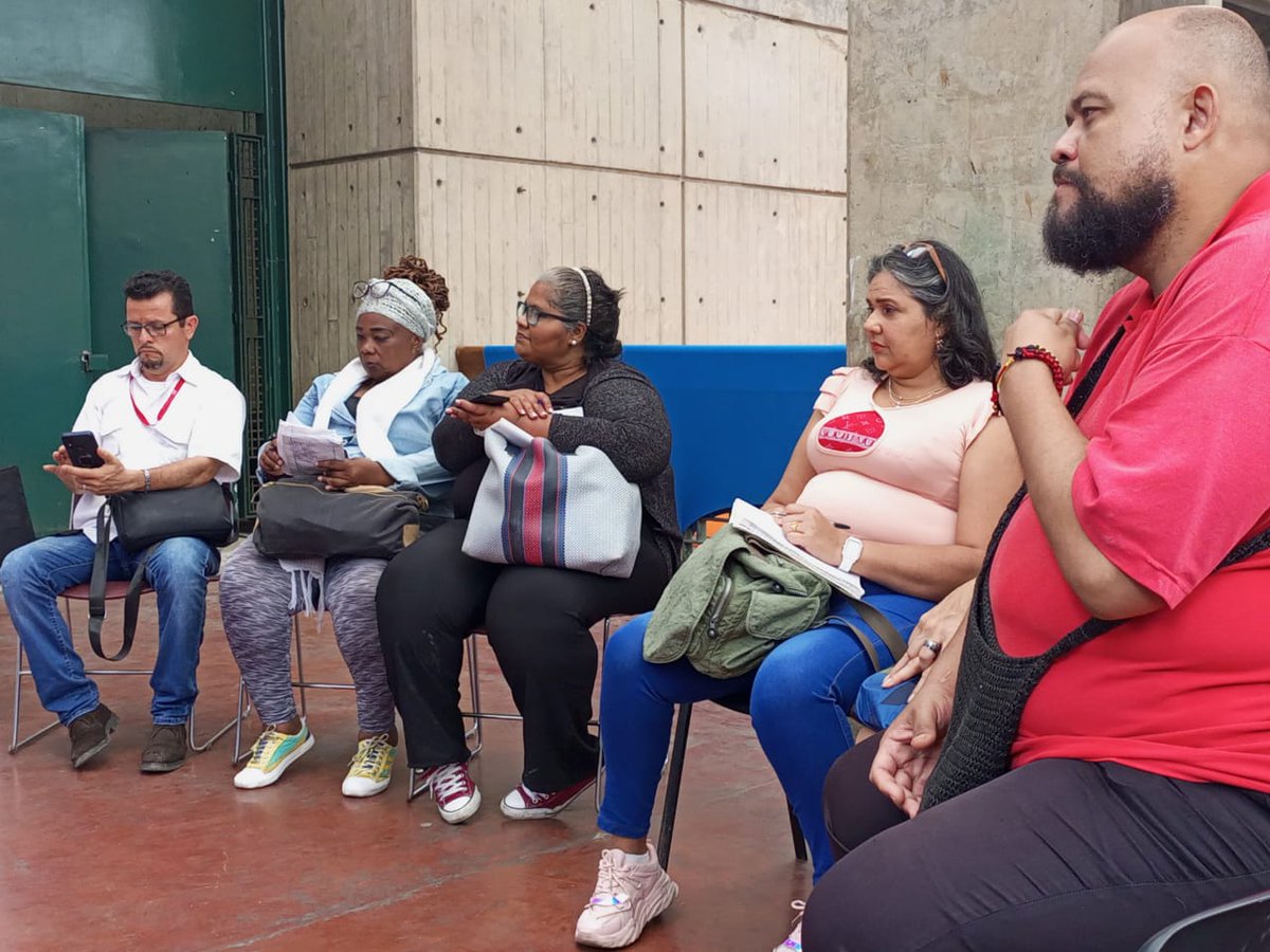 SomosUnem's tweet photo. #Ahora 📢 || Rindiendo homenaje al maestro Luis Antonio Bigott y el pensamiento descolonizador la #UNEM en compa��ía de la #UTGUDttoCapital participamos en el conversatorio que se lleva a cabo en la Sala Cumbe de la #GAN en la #FILVEN2022 https://t.co/aA4AlKevkS