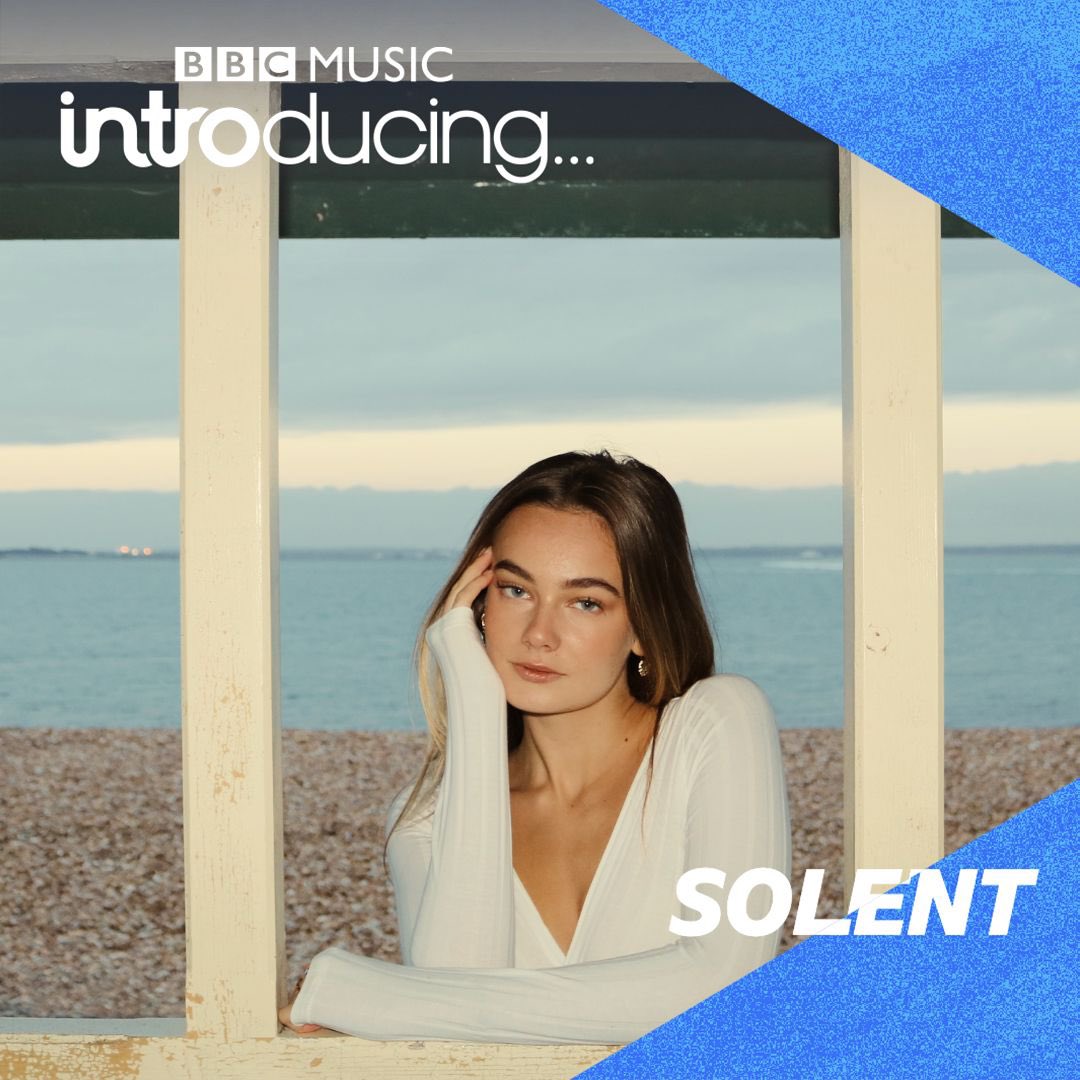 bethbrookfield1's tweet photo. @bbcintroducing are going to be playing ‘On the Way to Paris’ TONIGHT AT 8pm on @bbcradiosolent , so excited 🌟🤩💙
Huge thanks to @stephnradio @indiagmore , you legends 🤍🤍 https://t.co/CEgWGBk9PZ