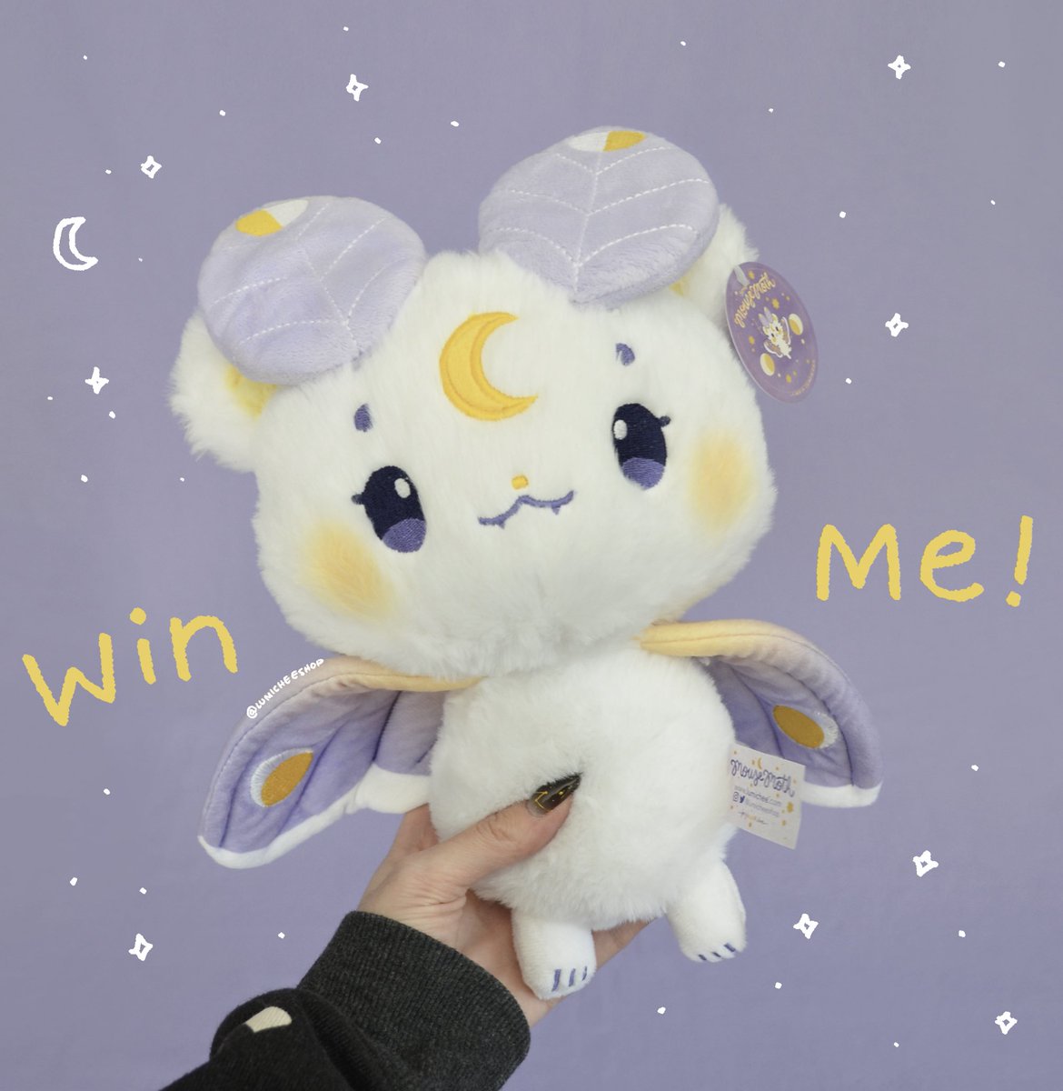 🌖Give/away Time!🌖
To celebrate our newest plush launch, I am giv/ing away a Moonbeam Mousemoth!

To en/ter:
🌖Follow 
🌖Retweet (no QRT)
🌖Comment below with a 🌙and what you would name them if you won!
🌖For a second entry, head to our instagram!

Open worldwide, ends 11.20.22