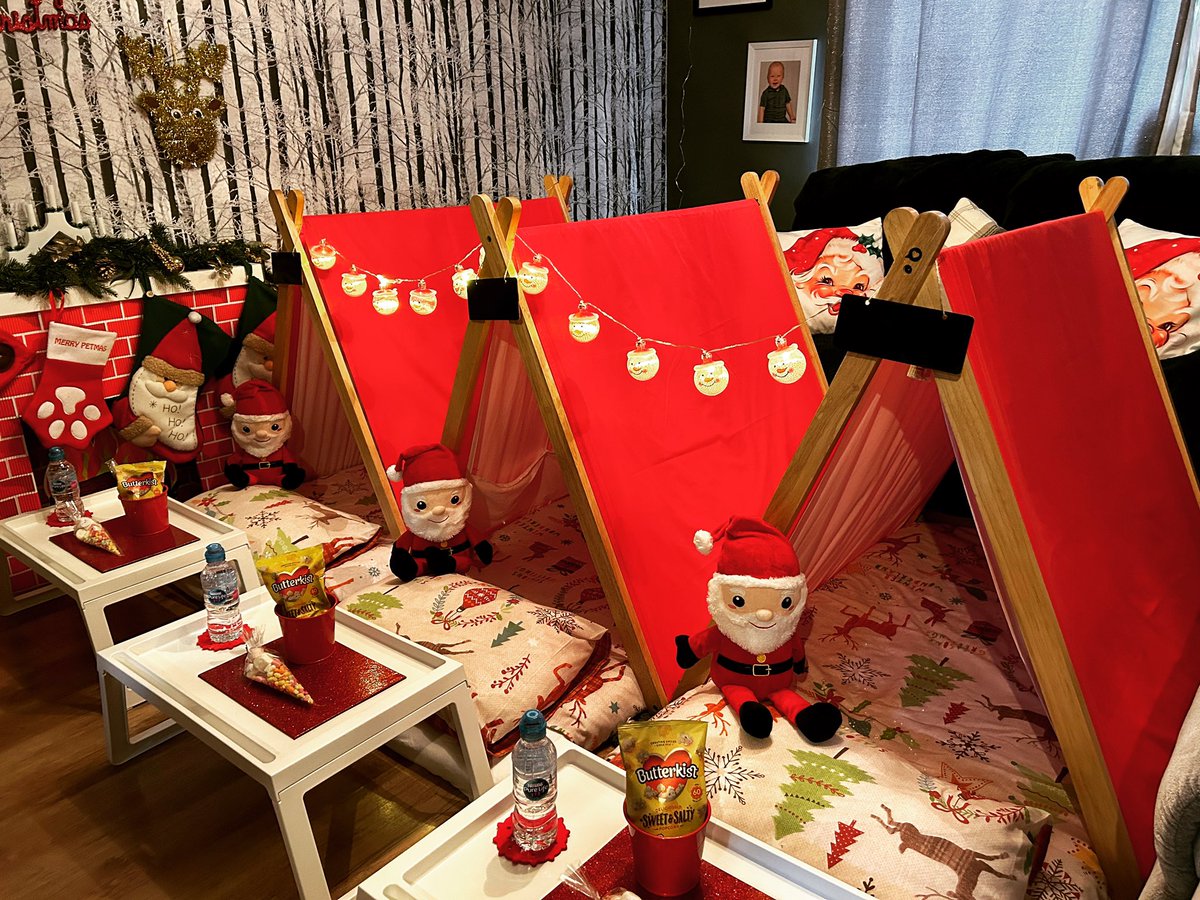 sleepoverstarzz's tweet photo. Christmas has come early to this house in Pollokshaws 🎅🏻🎄

#sleepover #party #glasgow #pollokshaws #xmas #christmas #teepee #teepeesleepover https://t.co/Q7a3cc1wdc