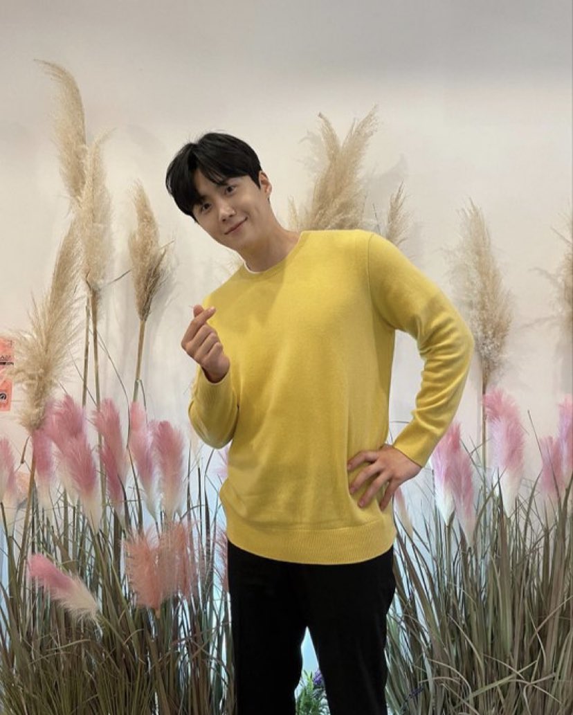 seonho58's tweet photo. 으아아아아앙악 선호강아띠 내가좋아하는표정 잔뜩해줬네 저 특유 눈웃음지으면서 보조개 뾱나오고 산뜻함 뽐내는게 너무좋아해.. https://t.co/CJuOttsFsq