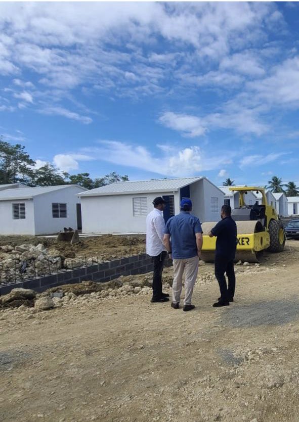 Le tenemos una gran noticia a las familias de la marinita, en San Cristóbal. Muy pronto les vamos a transformar sus vidas. La pesadilla que viven, desde hace 24 años del ciclón George, será cosa del pasado. Se acerca diciembre.

#NeneyCabrera
#EcoHabitat
#EstoEsCambio