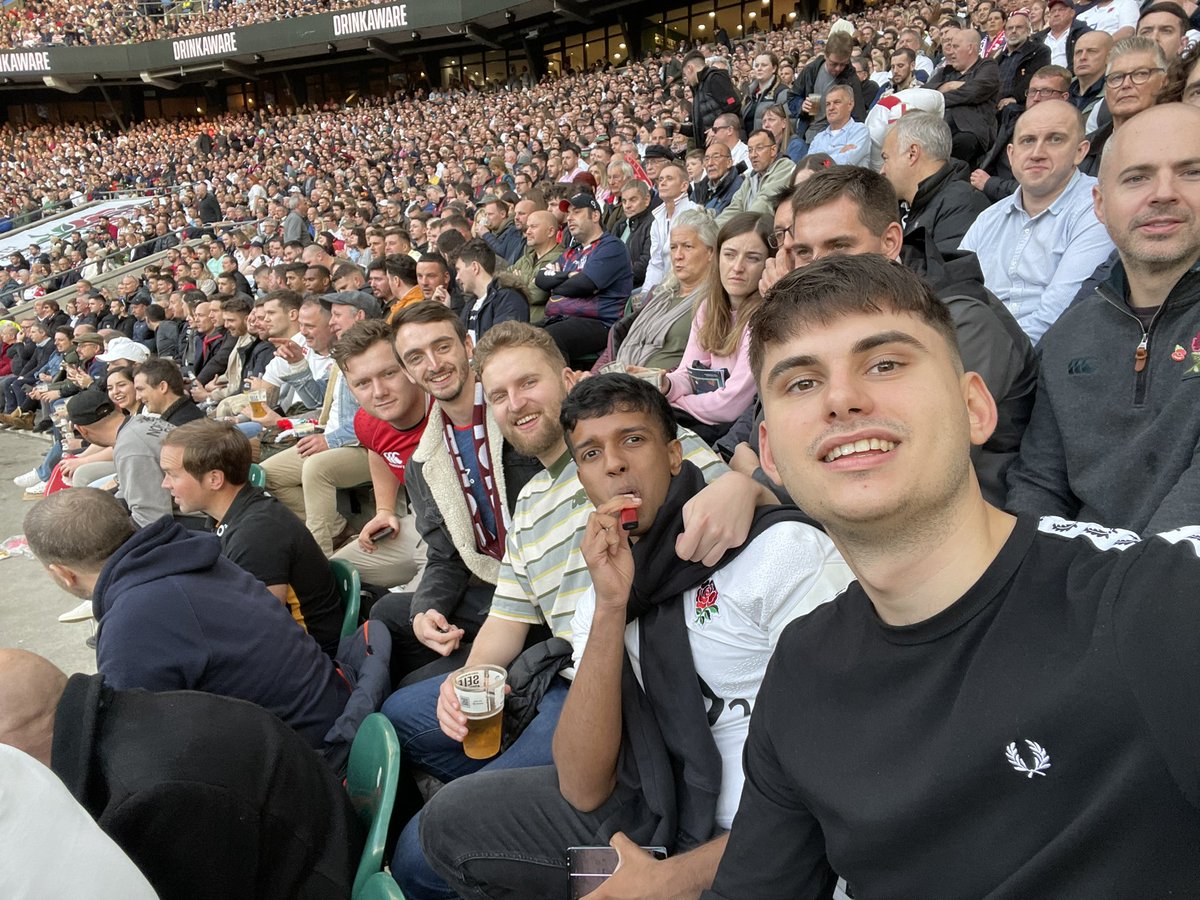 tekkers_lad's tweet photo. #matchdayguiness https://t.co/ikOE05wtBI