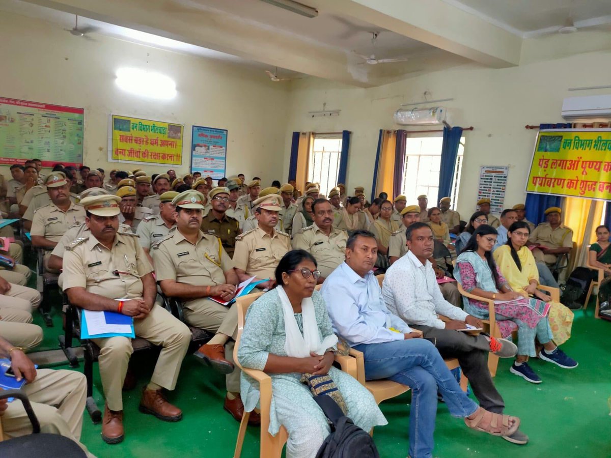 AjmerCcf's tweet photo. On 11.11.2022, Circle level one day #workshop on "Preparedness for #plantation advance works and #nursery plant raising" was organized at KVK, Suwana, Bhilwara. #MoEFCC #forestpersonnel #frontlinestaff #foresttraining #forestnursery #waterharvesting #ajmerforestcircle https://t.co/hmT88iggAo