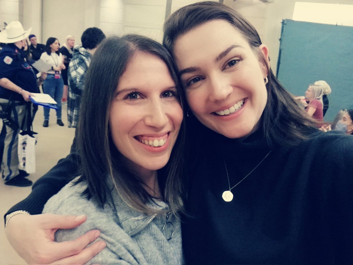 Dark_Light82's tweet photo. I missed them so much ❤️
#WynonnaEarp @KatBarrell @itzmartinaol #CharlotteSullivan
@NightSkyEvents1 https://t.co/FtTYhMj4EI
