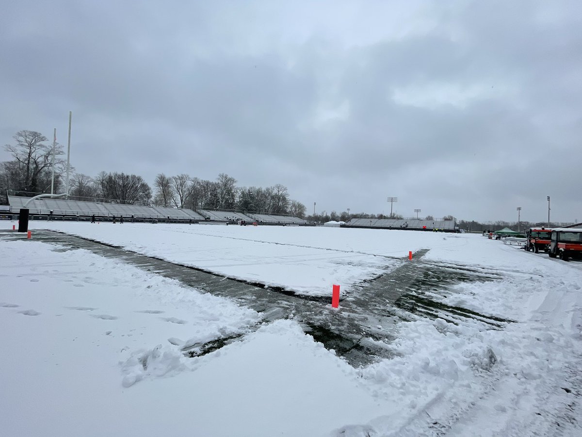 Snowy start for 128th Monon Bell Classic. Kickoff at 1:07 PM. 🔔❄️ #WAF #DingDing