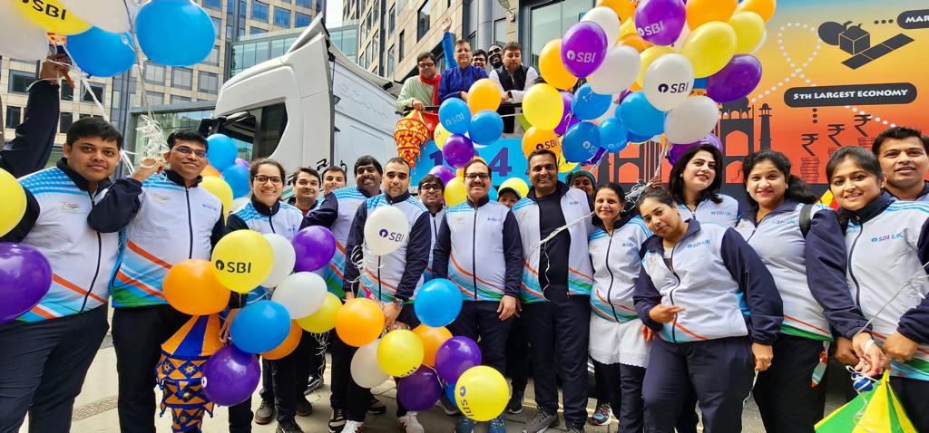 sbi_uk's tweet photo. Congratulations to The Lord Mayor Alderman Nicholas Lyons. We had a great time at Lord Mayor's Show today.

@lordmayors_show

#LordMayorsShow #cityoflondon #100yearsofsbiuk #Azadikaamritmahotsav #Aazadikaamritmahotsav #India #sbiuk #sbi #ukindia https://t.co/wvB3phQETE