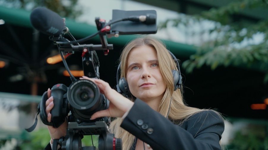 LivColes's tweet photo. 🎥🎥🎥 https://t.co/Q2j2FF6yoI