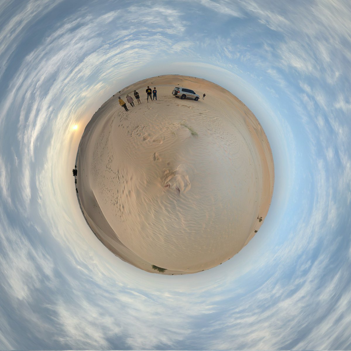 darshan30589's tweet photo. Best Safari Experience with super dune bashing!

#desertsafari 
#dunebashing 
#alkhatimdesert 
#yallaabudhabilife
#yallaabudhabi🇦🇪
#yallaabudhabidiary
#abudhabi
#tannuradance
#pixelshot
#googlepixelphotography
#lifeis360
#360photography
#360
#mobile_360
#mobilephotography https://t.co/x8ODQP5riq