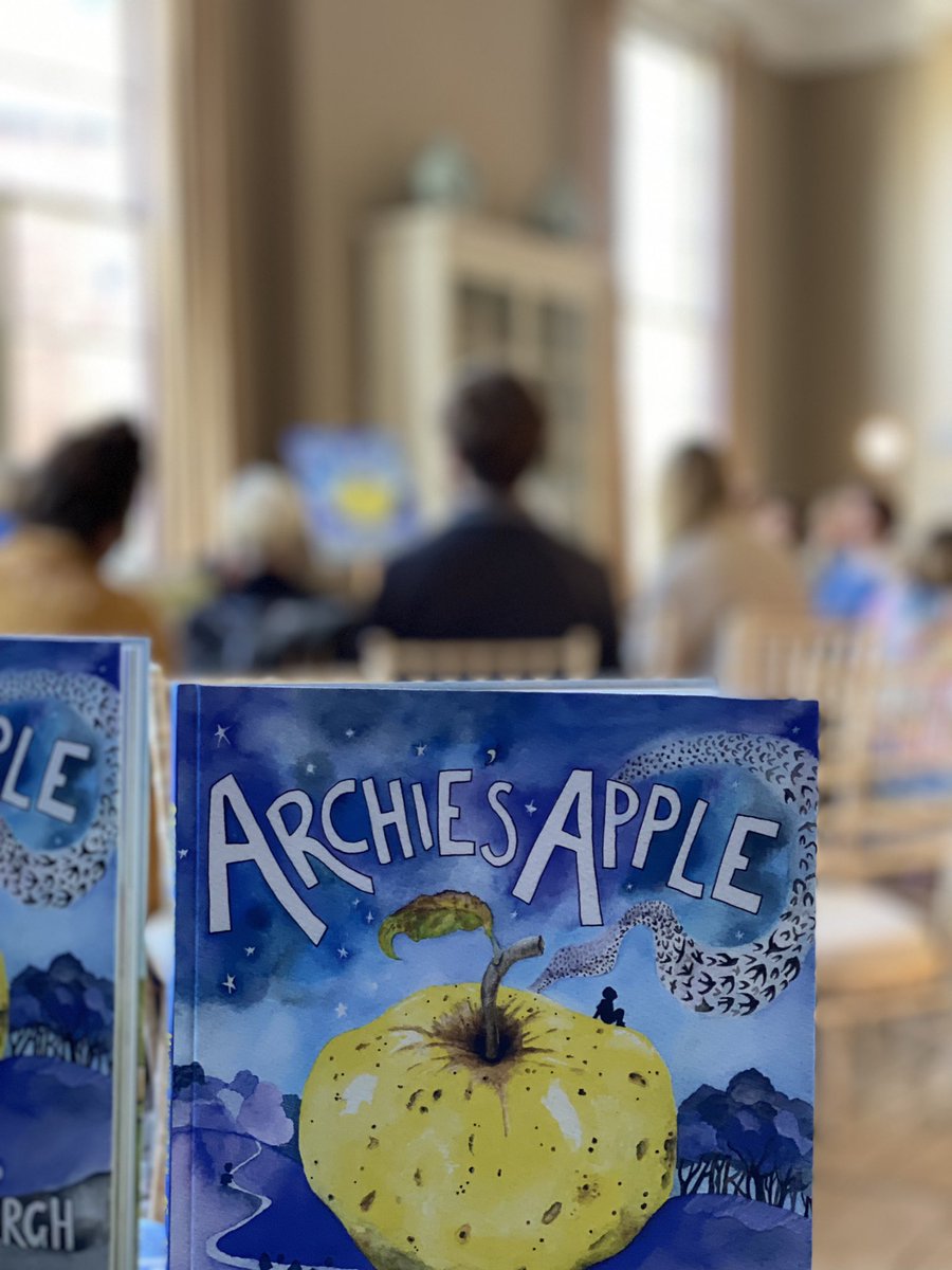 A very jolly morning at <a href="/GrosvenorDorset/">The Grosvenor Arms</a> with <a href="/han_shuckburgh/">Hannah Shuckburgh</a> &amp; Octavia Mackenzie. Written, illustrated, published and printed in the Southwest, it’s a wonderful children’s book from the lovely folk at <a href="/LittleToller/">Little Toller 🇺🇦🇵🇸</a> tinyurl.com/2s4k2dz2