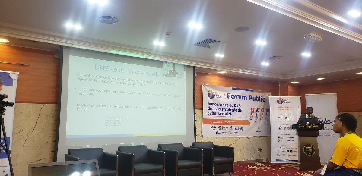 BELLOGaniath's tweet photo. @LSemassa parle de "le #dns local, quelle menace pour son environnement local". C'est au @benindnsforum #BDF22 avec @romeokint @BeninFgi @igbanetorg @abc_pn @BeninDns @isocbenin
@WitBenin @petitdekpe @jnoumonvii @EmmanuelGanse @AurelieASZ @numeriquebenin https://t.co/jgKKbAtFEf