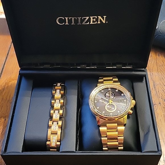 So good I had to share! Check out all the items I'm loving on <a href="/Poshmarkapp/">Poshmark</a> #poshmark #fashion #style #shopmycloset #ragbone #nike #citizen: posh.mk/H7Pk2F6Bxtb
