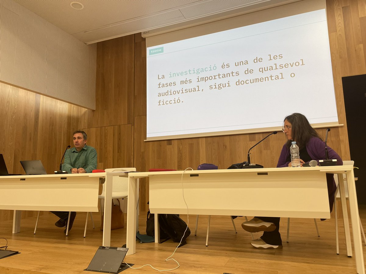 AulaMèdia (@aulamedia) on Twitter photo 📢 Per a qualsevol producció audiovisual, la investigació és un punt clau, i serveix de base - fins i tot - per a les ficcions.
#edumedia22 #EducacióMediàtica #EducacióAudiovisual 📢 Per a qualsevol producció audiovisual, la investigació és un punt clau, i serveix de base - fins i tot - per a les ficcions.
#edumedia22 #EducacióMediàtica #EducacióAudiovisual