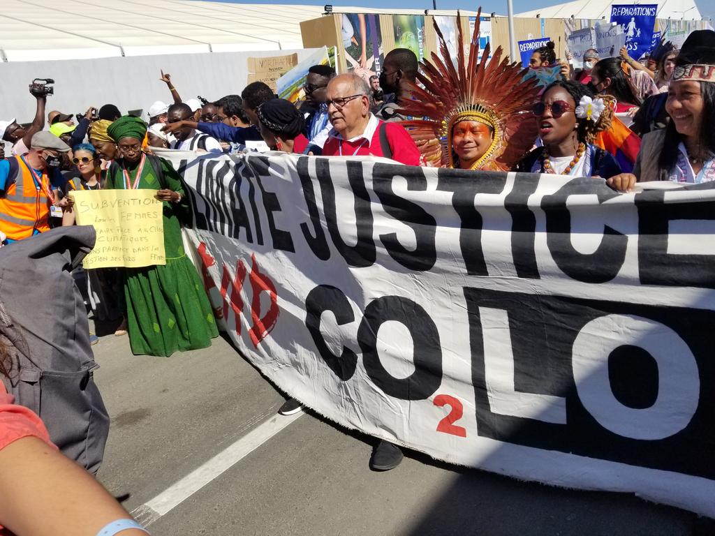 billmckibben's tweet image. Big march snaking through #cop27 right now-- finally some noise and life in this place!