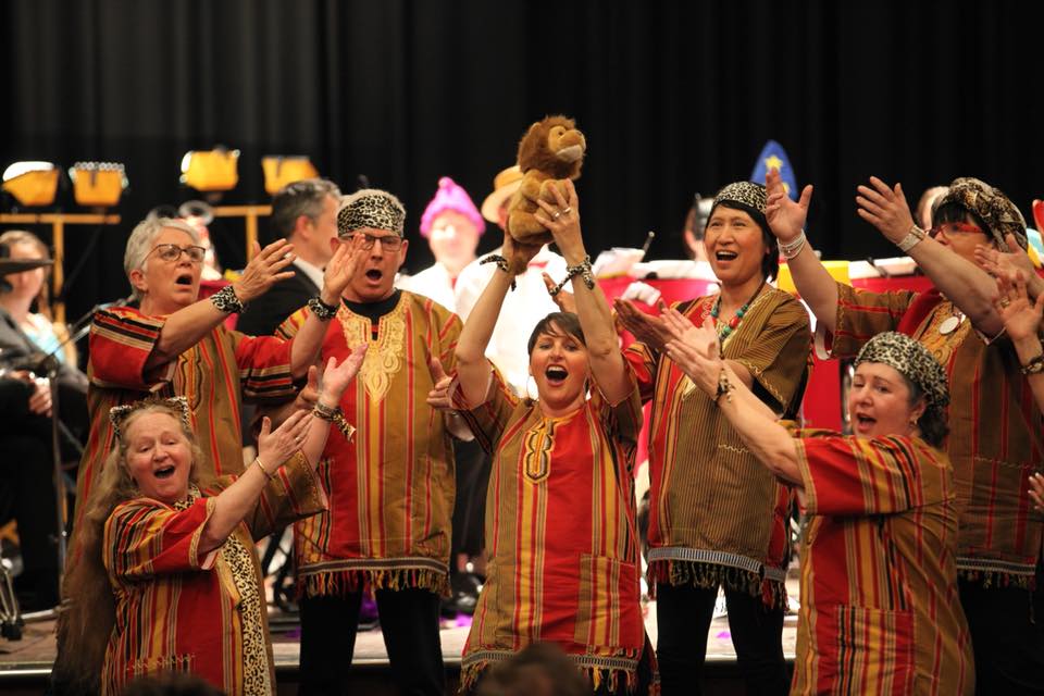 SOHKnocks's tweet photo. Don’t miss fun, non -auditioned community choir based in Yarraville, Choir Of Opportunity perform in COVER ME IN SUNSHINE - Sun 20 Nov, 3pm, at The Edge Theatre, Fed Square, Melb https://t.co/VwQ7gmBrN6 https://t.co/7ZB6N1O0hN