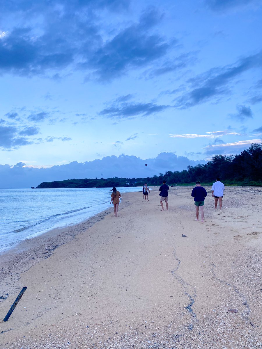 uhkennedy's tweet photo. it’s 8:30pm on a Saturday night, the group’s just finished yakuniku dinner &amp; now we’re driving back to the gorgeous airbnb we’ve rented for the weekend, eating cheesecake-flavored ice cream sandwiches from the convenience store on the corner as Chris Stapleton plays on the radio https://t.co/TfMzGbxeEq