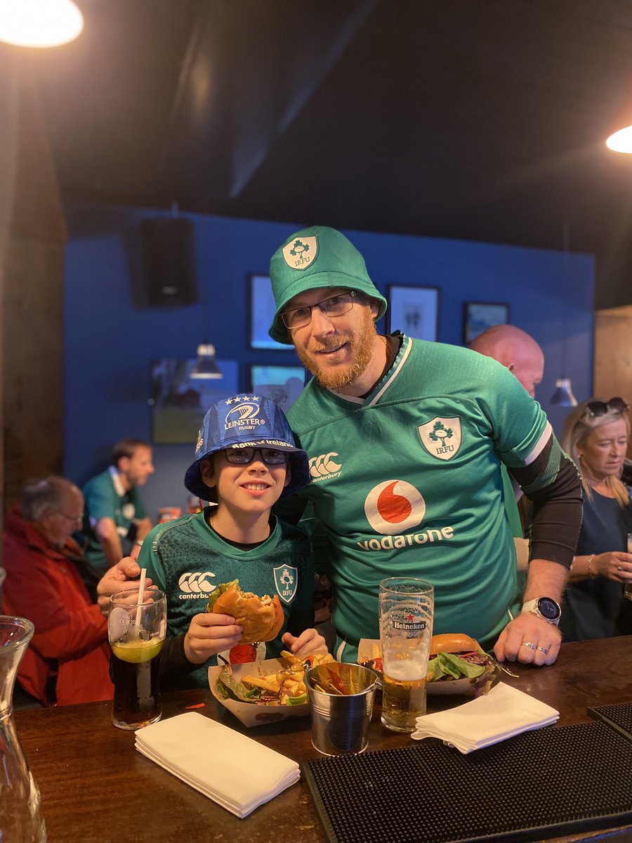 #MatchDaySorted with your son is priceless 😍 Thank You @TheBridge1859 Food and pints are so so good👌 Young man is enjoying his coke too 💚☘️🇮🇪☘️💚 #IrelandvFiji #AutumnNationsSeries #Dublin #AvivaStadium