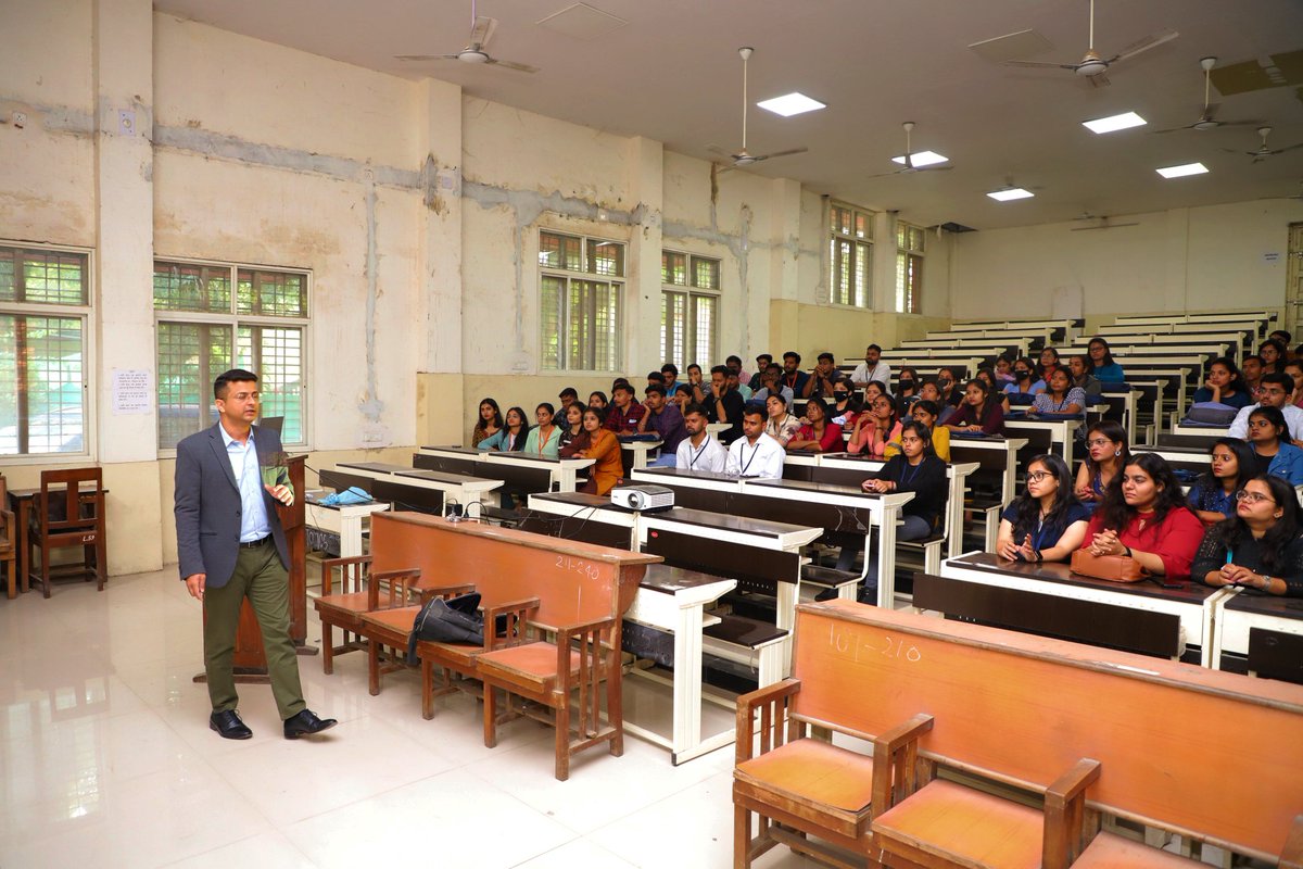 MeDeVisionOrg's tweet photo. 3 Parallel Clinical Workshops organised at 6th All India Medical and Dental Students Conference. 

The topics for workshop :

1. Basic Life Support
2. Systemic Clinical Examination -Respiratory System
3. Photodontics

#6thMedevisionconf2022 https://t.co/QW7OIN7cvr