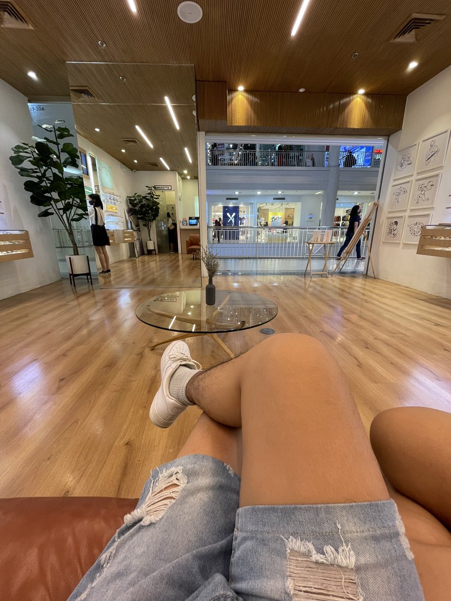 atsonwn's tweet photo. @knthrny I know I’ve seen that center table somewhere haha https://t.co/Nh0kzfW4hi