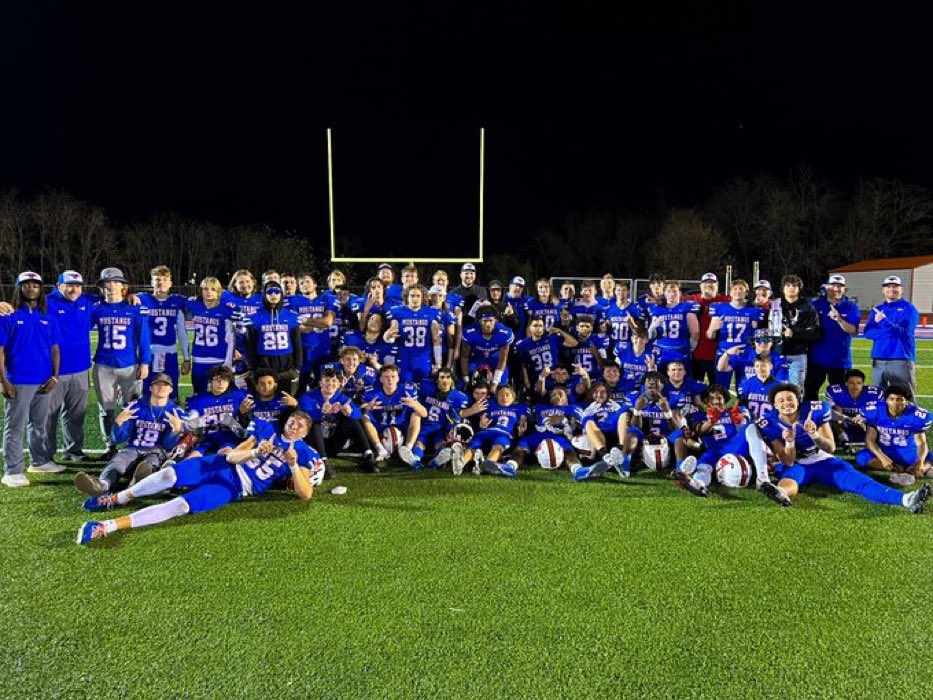 Firsts in <a href="/LHMustangFB/">LH Mustang Football</a> history this year:
✔️Back-to-Back 8-Win Seasons
✔️ Win vs. TJ
✔️ HOME Playoff Win
✔️ Conference Championship

Thank you for another great season. #Family