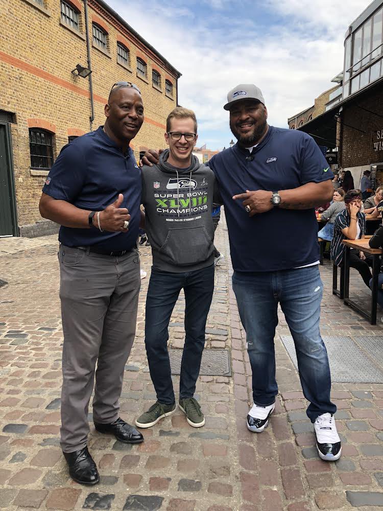 Hello again from Munich. 

The #Seahawks German fan base is one of a kind. And they’re traveling deep in Munich. So deep, in fact, that Sunday at Allianz Arena is gonna feel like a big German Sea Hawkers party

“We want to bring the Seahawks a home game.” theathletic.com/3837239/2022/1…