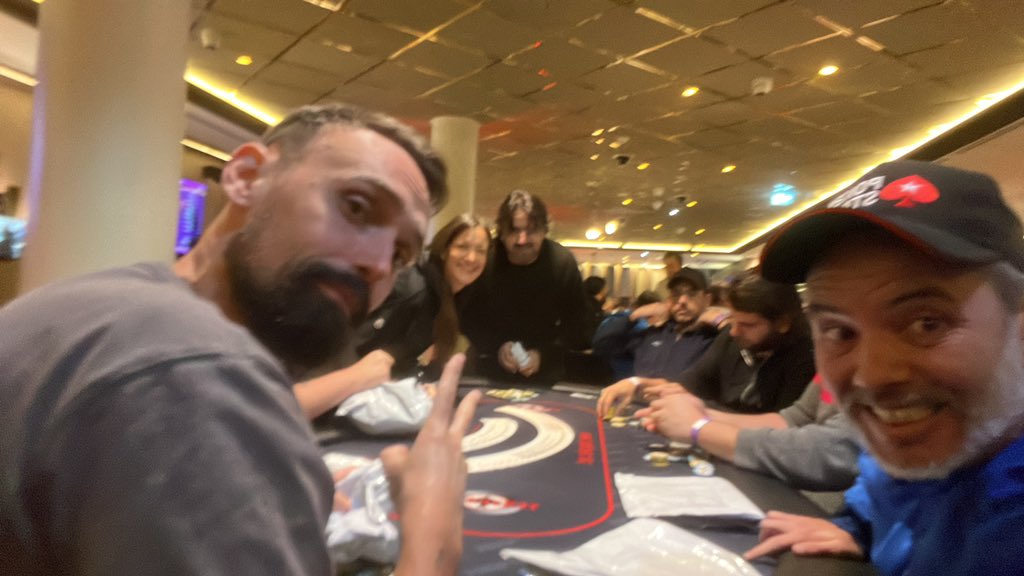 Avec les copains pour ce day2 du #RoadToPSPC Paris au <a href="/ClubCircusParis/">Club Circus</a> 
217 joueurs sous la houlette de <a href="/TexapokerLive/">Texapoker Events Live</a> et de <a href="/PokerStarsFR/">PokerStarsFR 🔞</a> !
Avec les redoutables #KasherSoze <a href="/jooles1881/">jooles18</a> #audreypetitjean !
13,7BB a faire fructifier !