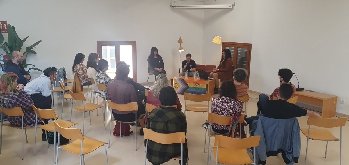 generelliure's tweet photo. 🏳️‍⚧️Seguim amb força amb la jornada de xerrades trans*formem-nos!🏳️‍⚧️
➡️Donem pas així a la taula rodona sobre la llei trans, avanç i protecció, protagonitzada per:
@autodeterminat
@eugenirodriguez
@linaiali
#trans #Tarragona #LeyTrans
@medol_TGN https://t.co/ZyBsjJ6LFN