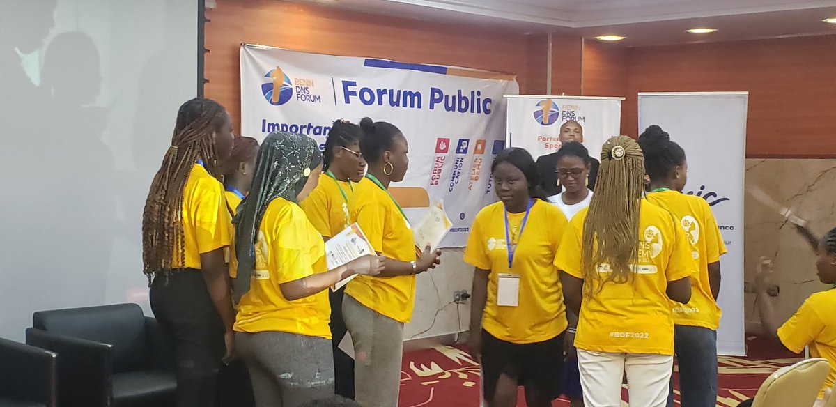 BELLOGaniath's tweet photo. #BDF22 @benindnsforum phase de la remise des attestations aux boursières du Woman #DNS Academy @rachadsanoussi https://t.co/UhOZ9k2wcq