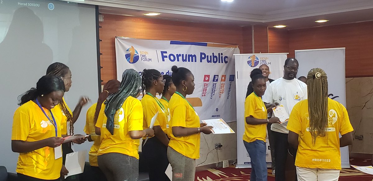 BELLOGaniath's tweet photo. #BDF22 @benindnsforum phase de la remise des attestations aux boursières du Woman #DNS Academy @rachadsanoussi https://t.co/UhOZ9k2wcq