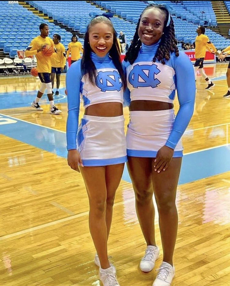 Blackgirlscheer's tweet photo. Hello Basketball Season 💙🏀💙
#BlackGirlsCheer #CollegiateCheer #GameDay
#Repost @brooklynrushing_ @sieway.hunt @UNCCheer https://t.co/8pCB6xtG5J