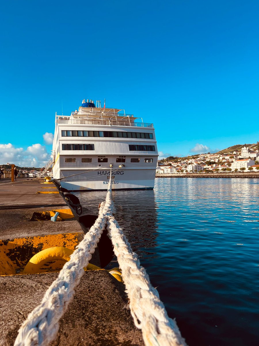 Horta, Azoren 😍Impressionen mit MS HAMBURG aus der Kreuzfahrt 'Ein Hoch auf die Azoren und die Inseln des Ewigen Frühlings' 
Reiseinfos👉 plantours-partner.de/azoren-und-ins…
📷Alex Cortese
#horta #azoren #portugal #pico #mshamburg #kreuzfahrt #plantourskreuzfahrten #ligabue
