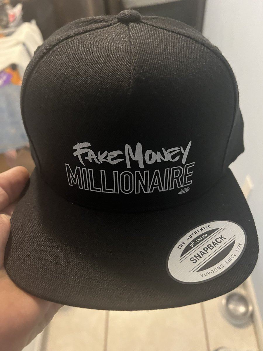 HorsefedBrokenGlass tweet media