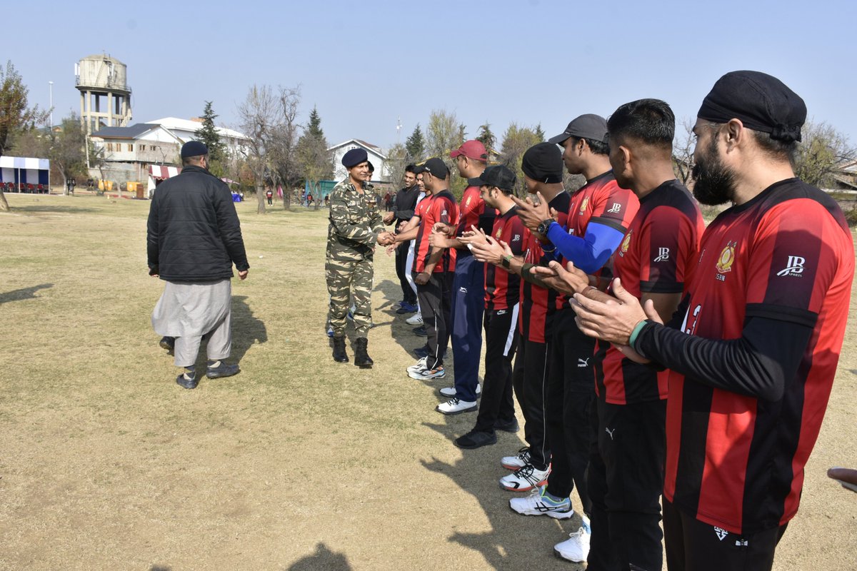 35bncrpf's tweet photo. Sh Nikhil Rastogi, Commandant,35 BN CRPF in collaboration with " Humhama Youth organization" inaugurated 4 days cricket tournament at Humhama sport's ground so as to bring the local youth at a platform.
@crpfindia 
@crpf_srinagar https://t.co/adNkL5addX