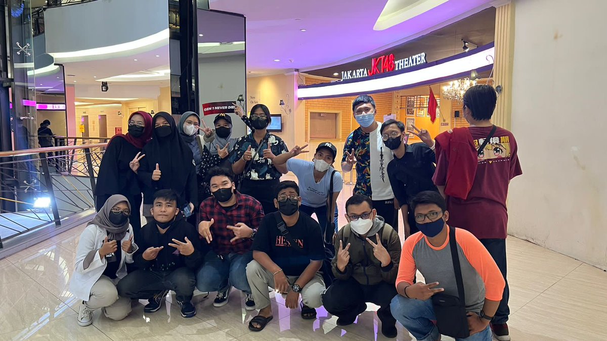 Malam guysss!!! Siapa yang hari ini pada main ke FX?? Mimin dan teman teman pada ke FX nihh, untuk ikut memeriahkan kegiatan hari ini yaitu #ForeverIdol dan juga memeriahkan project teman teman dari <a href="/Gen1NeverDie/">#Gen1NeverDie JKT48</a> 

#BekasiMenolakSepi #Revourtyzen #BekasiOgahDiem #Gen1NeverDie