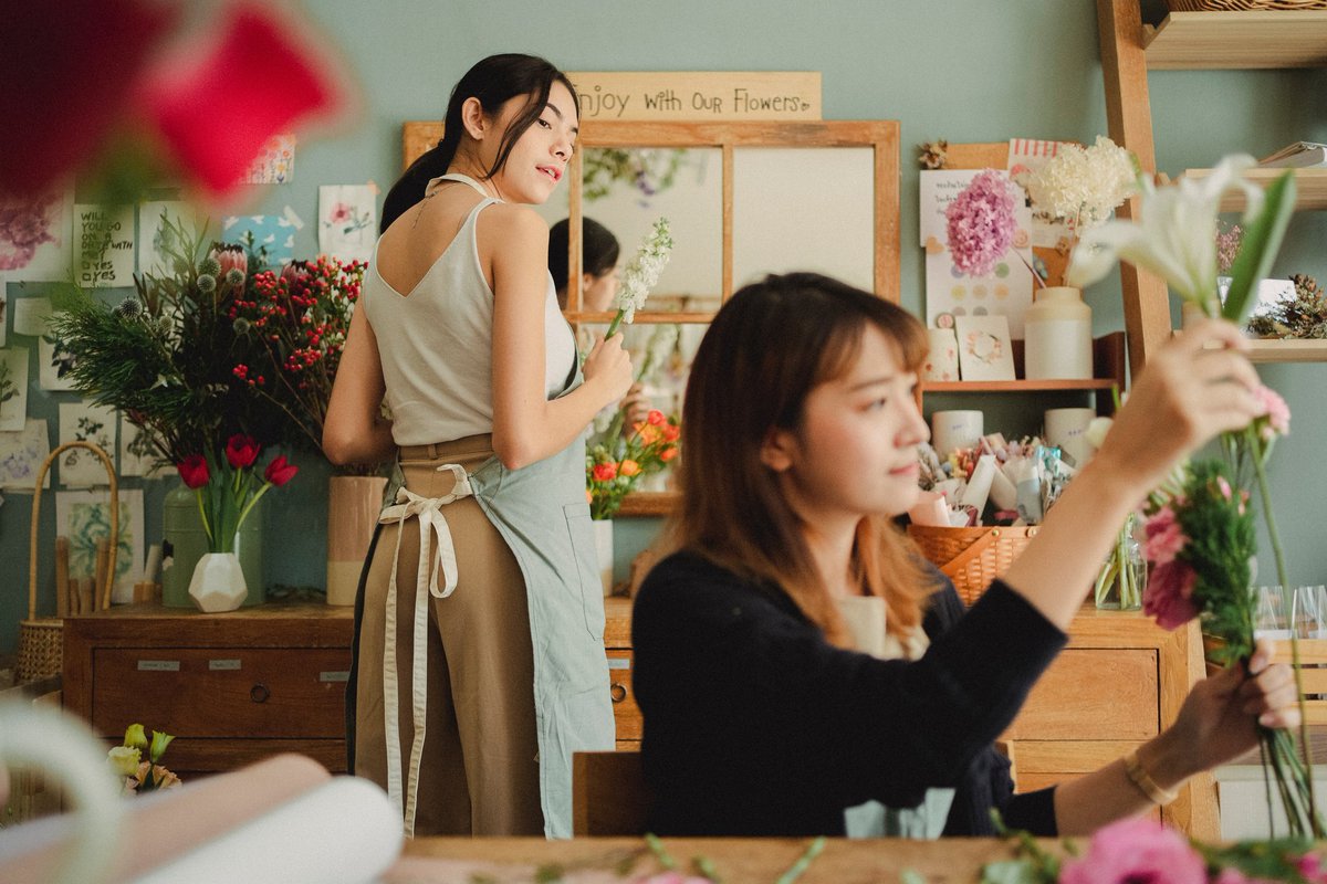 JobblogT's tweet photo. A&amp;W RESTAURANT CREW MEMBER

Job type- Full Time
Admiralty - NS10 Singapore
$1800 USD / Year
Salary -$1800

Read more here👍👍
https://t.co/w8oqtBVbSK

#Singapore #job #Jobs #JobSearch #JoburgUpdates #ilovemyjob #jobvacancy #jobopportunity #jobseekers #jobsearching #lovemyjob https://t.co/oSwoO60xUU