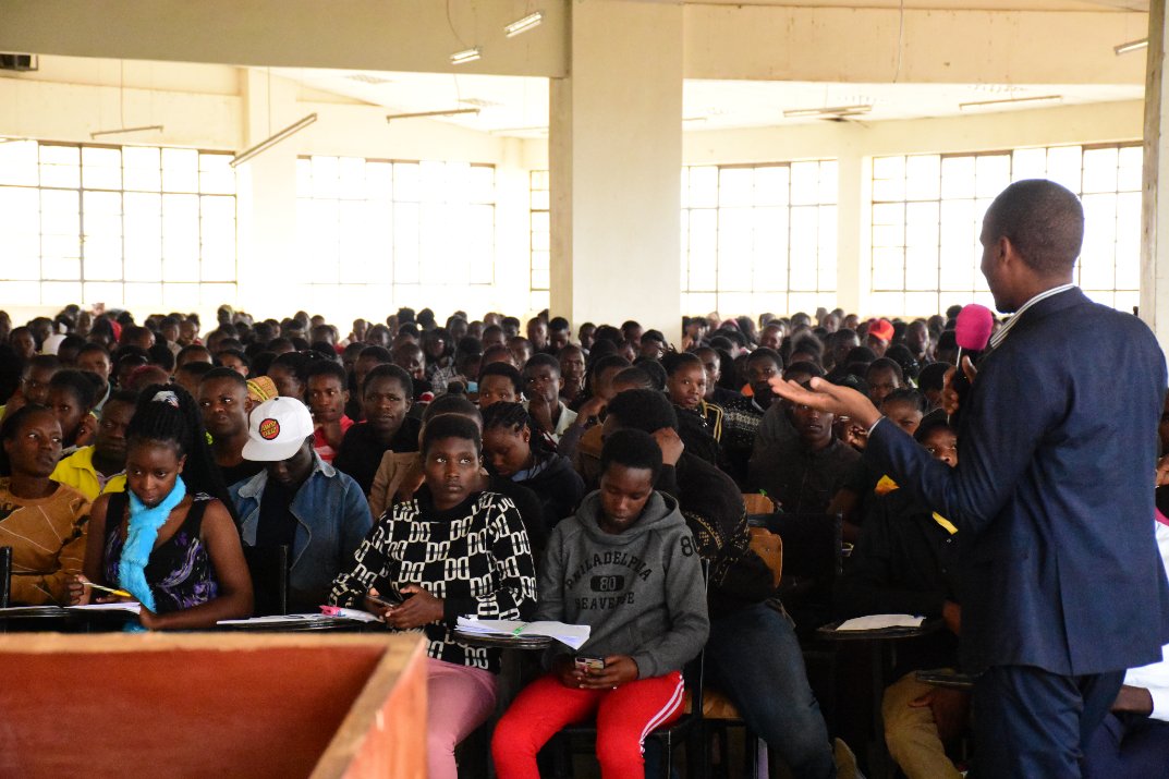 MMaraUniversity's tweet photo. MC &amp; Speaker: Livingston Makori
TOPIC: Getting Certified in your Career
"We have a lot of networks and opened doors. You need to come together. There is nothing like a wrong career choice. Look at what extra skills you have."
#MMARAUCareerDay #careerchange https://t.co/qXAIgF9s6K