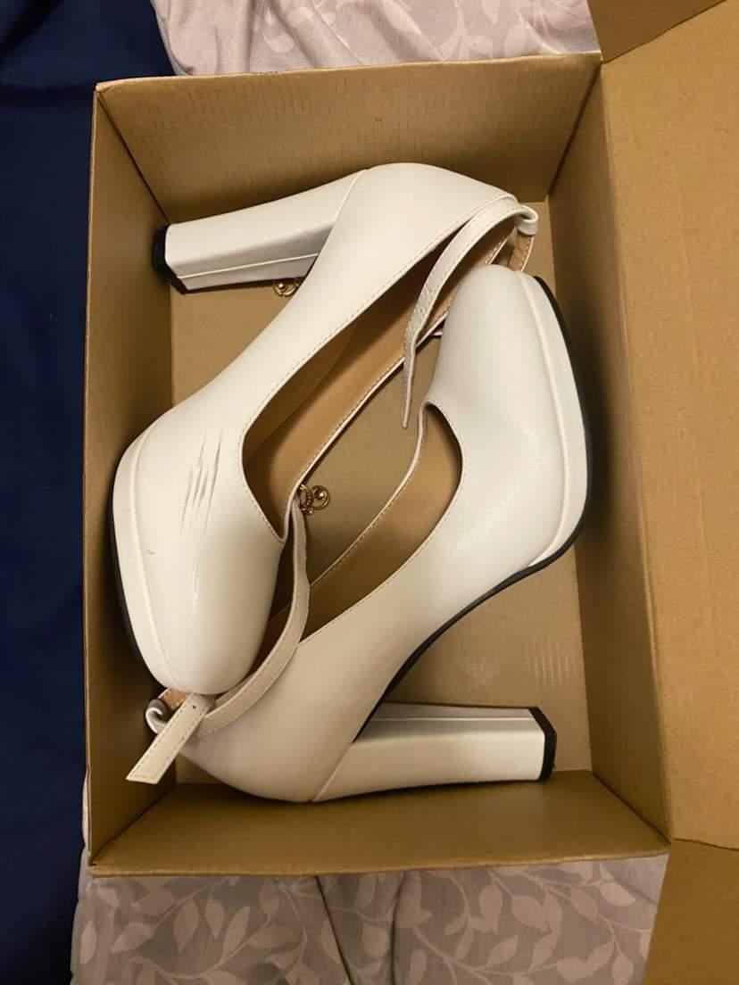 MrsMurrayII's tweet photo. There's more this is sad my baby used her money from her first job to get herself these for an event and she was very disappointed fix it @SHEIN_Official https://t.co/PXRGlSHlDo