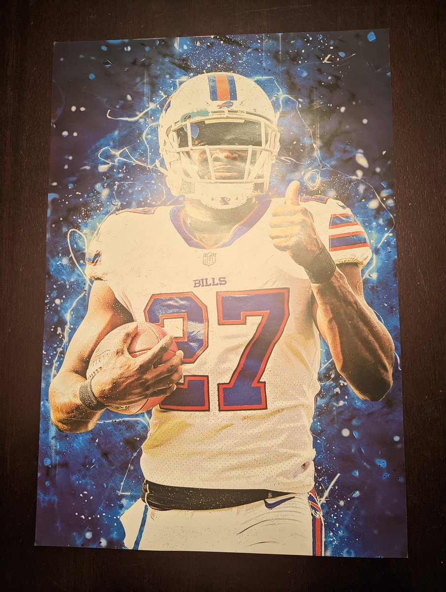 I have this sweet Tre White mini poster (11x17in) I wanna give away. Want to win it? Do these 2 things- 1- Follow @StuMcCallister 2- RT this post. I'll pick a winner before the Sun game. Hopefully Tre is playing! Go Bills! #billsmafia