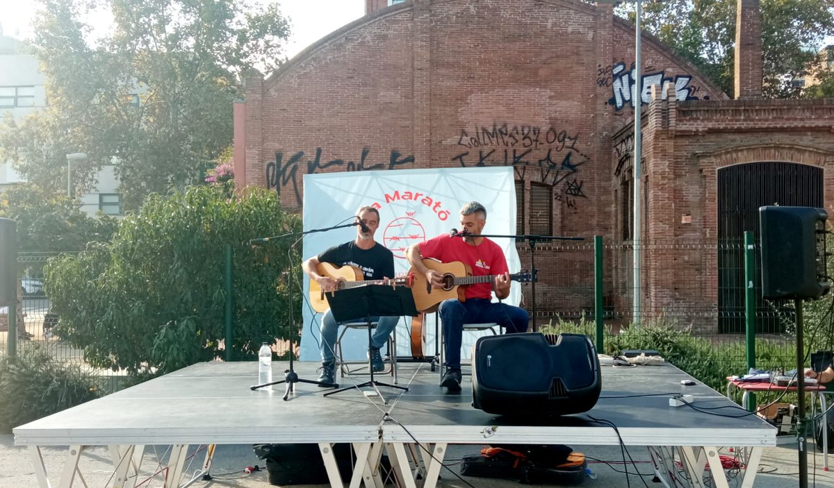 Endavant_BCamp's tweet photo. ✊Som empenta contra la repressió!

Ja ha començat l'última jornada de @MaratoAntirepre

🎶🗣 Ara al Vermut musical amb @Subversions9! 

❗I després seguim amb el dinar solidari!

📌 T'esperem al C/Viriat de Barcelona! #MaratóAntirepre https://t.co/PYya58t3eW