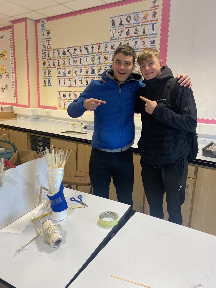 My L5 NPA class enjoyed making model atoms out of their preferred materials yesterday! @BrochSci