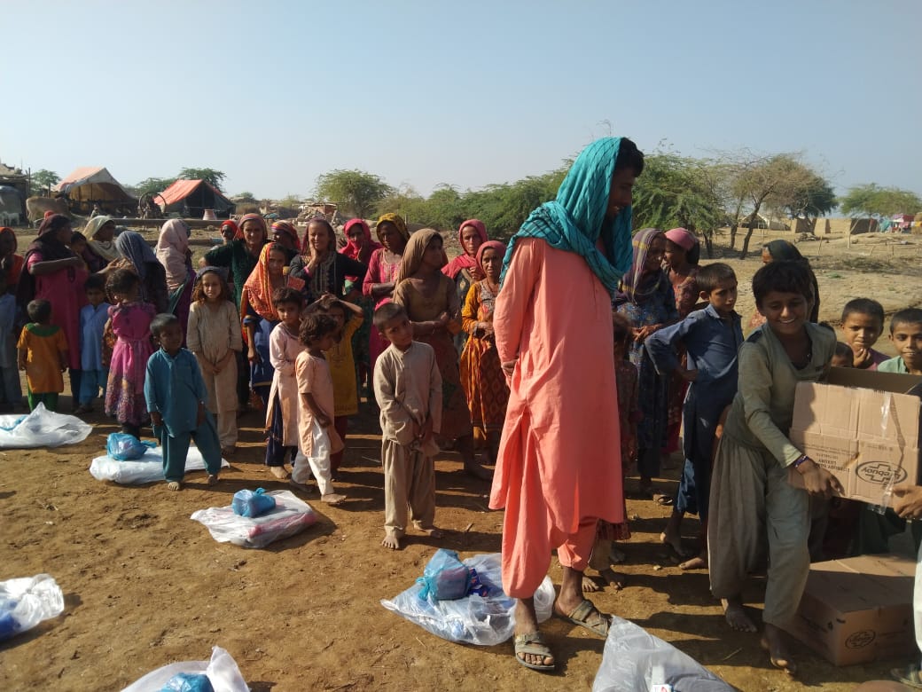 AyyameHaiz's tweet photo. Shukar allhumdulliha team Ayyam e Haiz's first  Winter Drive has been Completed in Dadu, Johi, Fareedabad, Mehar #Sindh 

Special Thanks Zafar Abbas JDC Foundation Pakistan &amp; Unilever Pakistan Limited
#jdc #jdcfoundation #unliver #unileverpakistan #AyyameHaiz #Karachi https://t.co/Cx4bB9DgvM