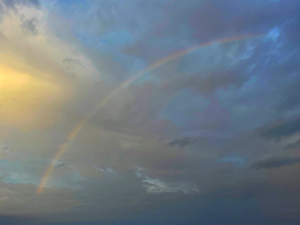 Beautiful rainbow over Lake Pontchartrain this morning! ☔️🌈 #Causeway #LakePontchartrain