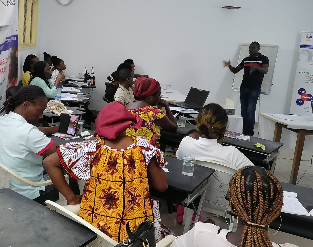 AILV1's tweet photo. Projet Ailv-FCIL 22-23,
ACTE 3: suite formation des femmes des filles du secteur informel de la commune de Cocody , ce 12.11.22 avec M Yann-Patrick Konan, Consultant 
#AILV
#canadaencotedivoire
#caphci
#YannPatrickConsultant
#womenempowerment https://t.co/B4RfgpFNdN