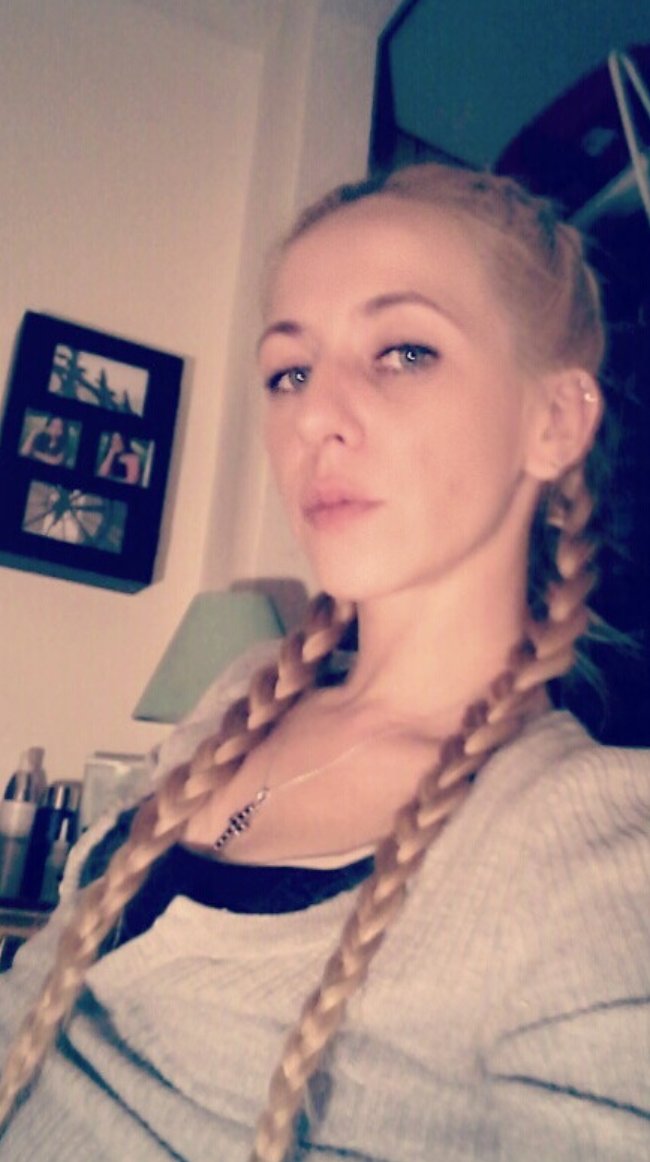 AntoniaKiss69's tweet photo. Rt wenn du meine Muschi sehen willst https://t.co/7gqhb2VR6b