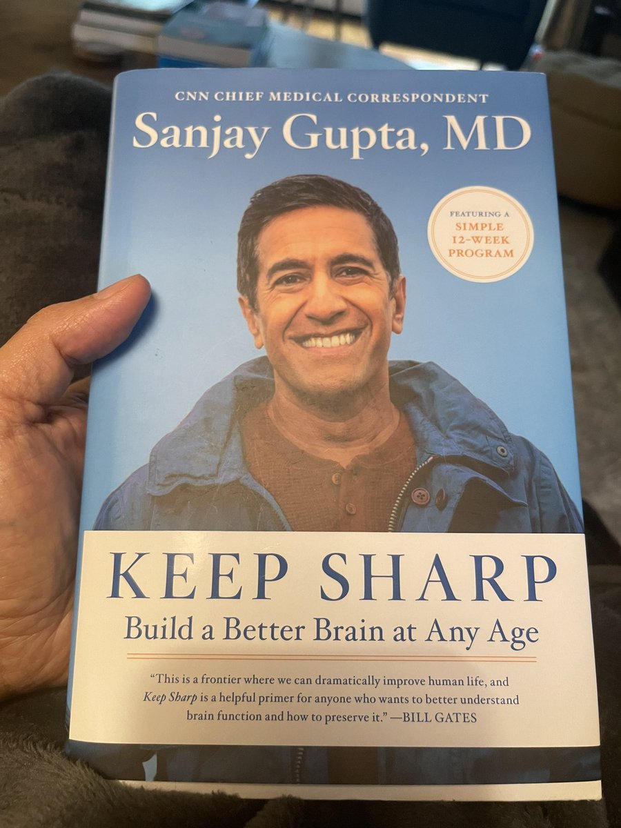 Five essentials to protect and heighten your brain function: 1️⃣ exercise & movement 2️⃣ sense of purpose, learning & discovery 3️⃣ sleep & relaxation 4️⃣ nutrition 5️⃣ social connection Loving this book! @drsanjaygupta #keepsharp #brainhealth @cnn