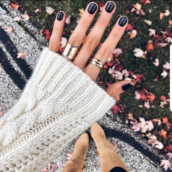 ZoyaNailPolish's tweet photo. Casey is a lovely dark, rich, saturated blackened red-purple creme. Impossibly dramatic to vamp up your look.
Nails by @thenailshopandspa on instagram
#zoyacasey #purplenails #zoyanailpolish https://t.co/d7nsZnvqPG